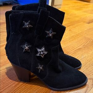 Elegant Black Star-Adorned Heeled Boots